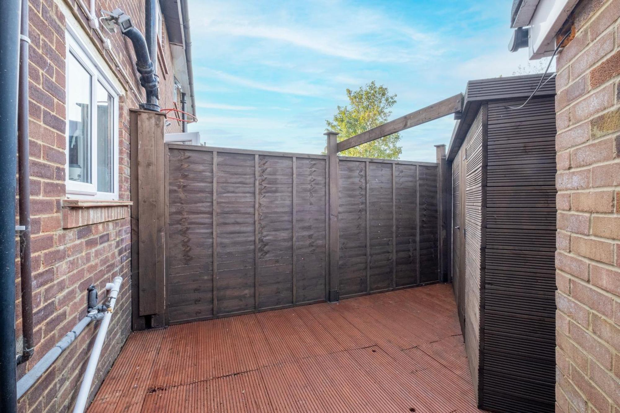 Kings House Apartment Hayes, West London Apt A Northolt  Extérieur photo