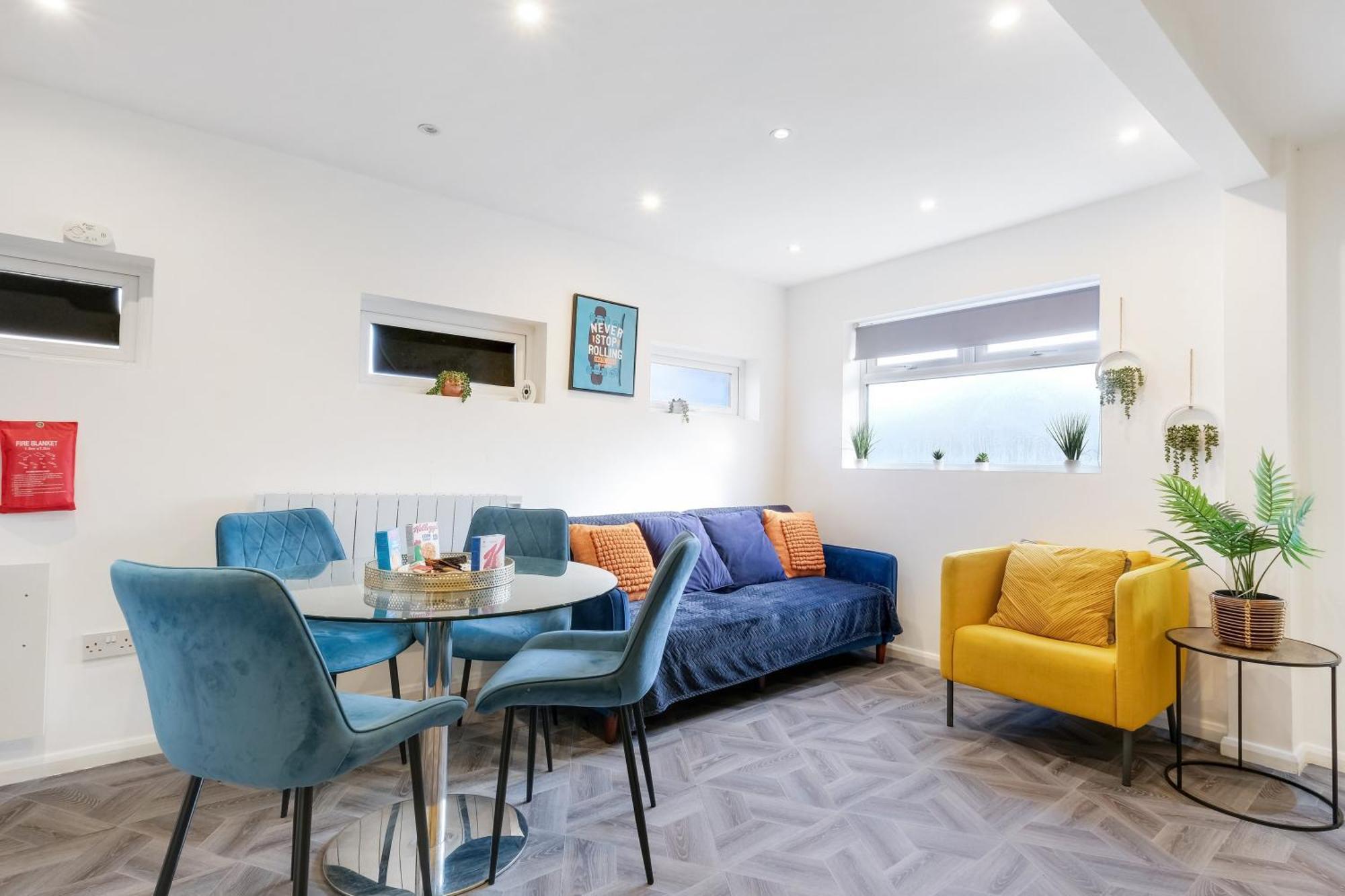 Kings House Apartment Hayes, West London Apt A Northolt  Extérieur photo