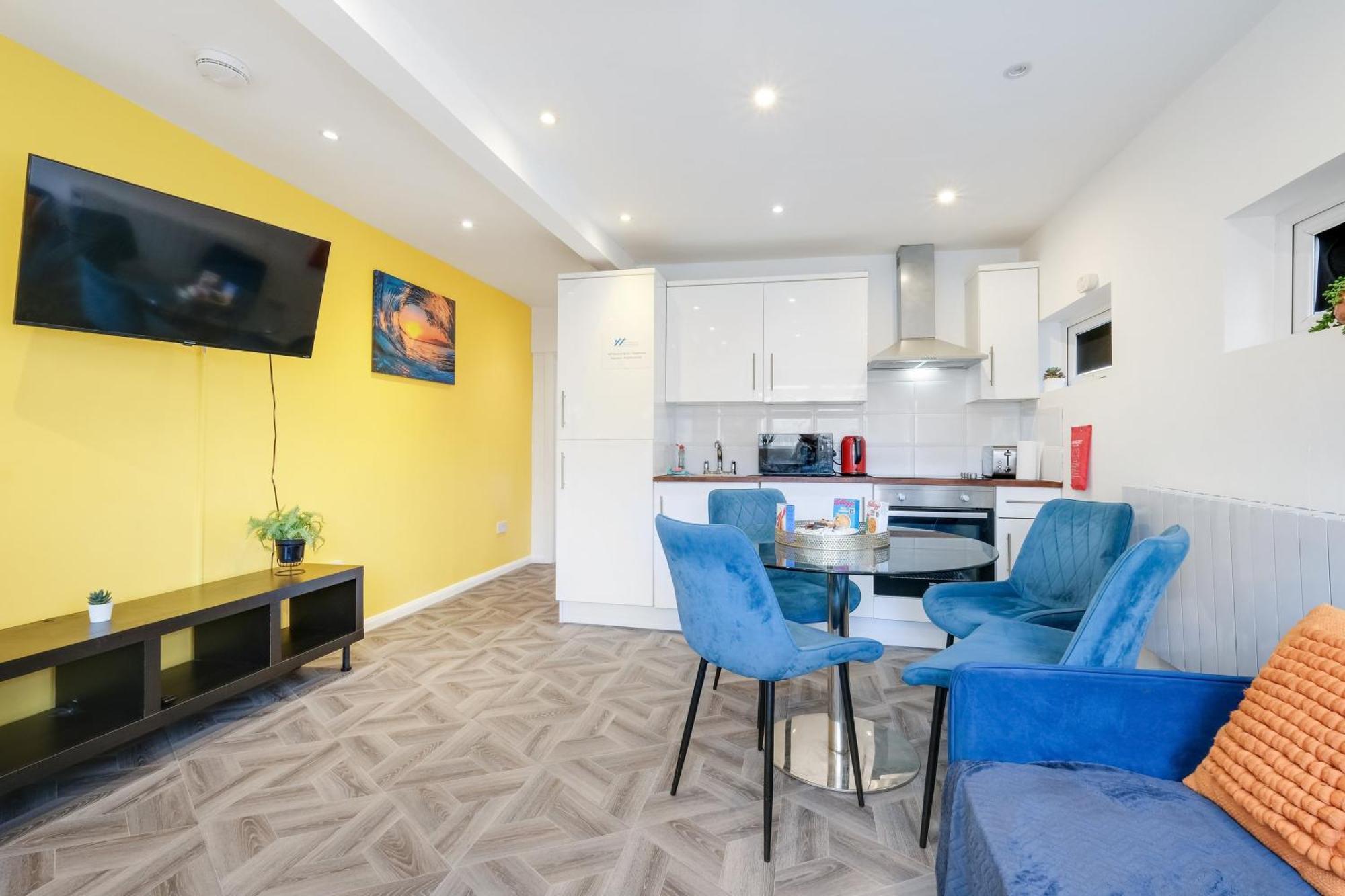 Kings House Apartment Hayes, West London Apt A Northolt  Extérieur photo