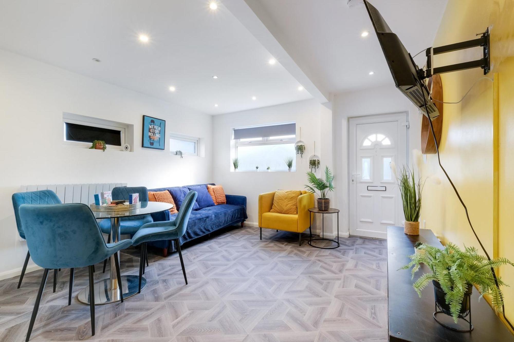 Kings House Apartment Hayes, West London Apt A Northolt  Extérieur photo