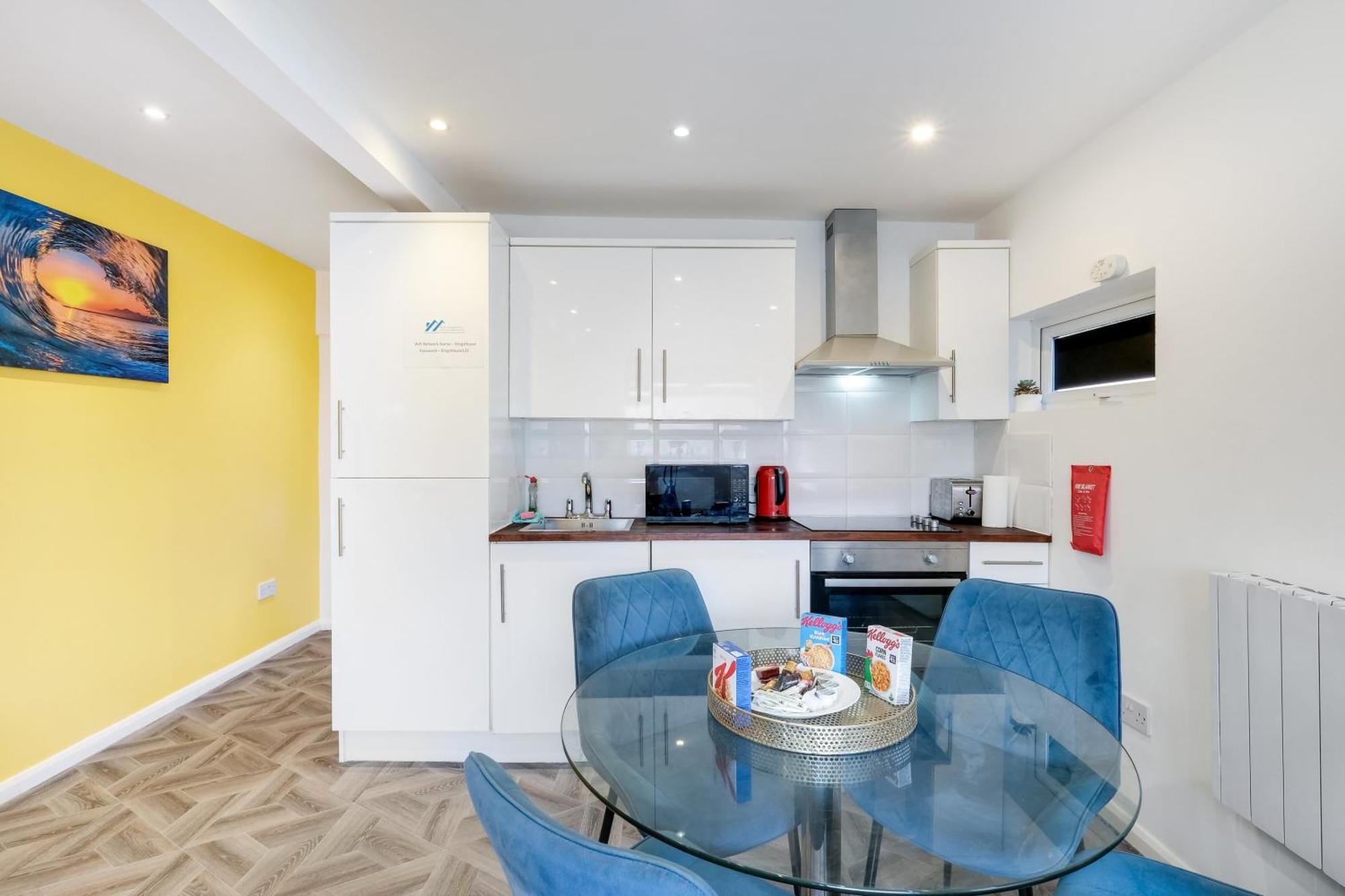 Kings House Apartment Hayes, West London Apt A Northolt  Extérieur photo