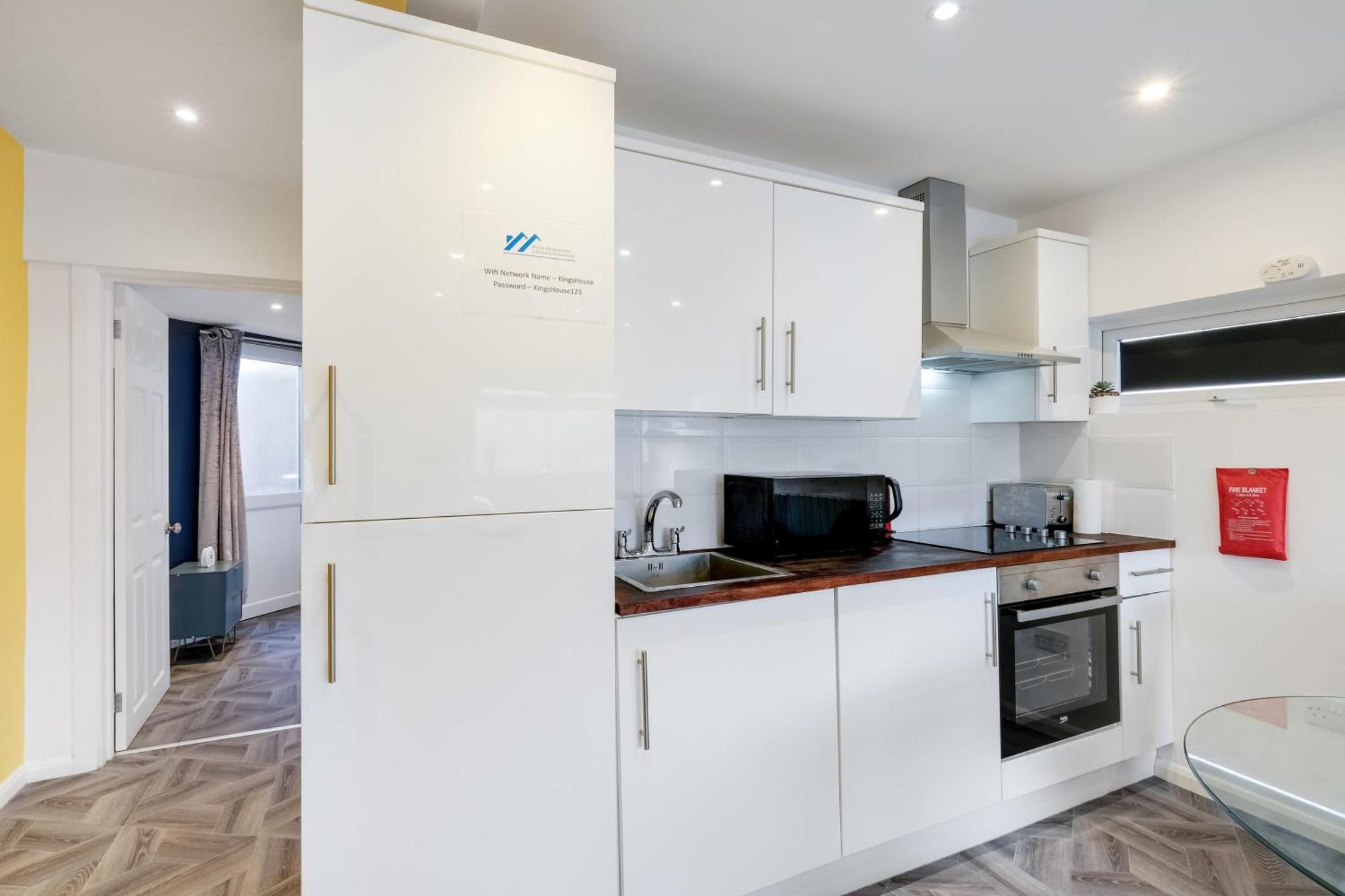 Kings House Apartment Hayes, West London Apt A Northolt  Extérieur photo
